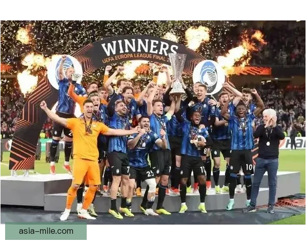 卢克曼欧联决赛上演帽子戏法助球队夺冠辉煌