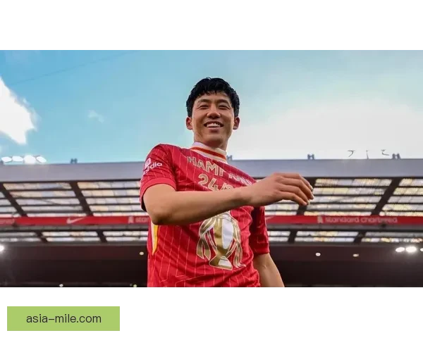 远藤航化身红军中场铁闸以精准拦截撑起利物浦防线稳定与节奏核心